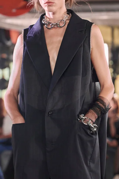 Look 39